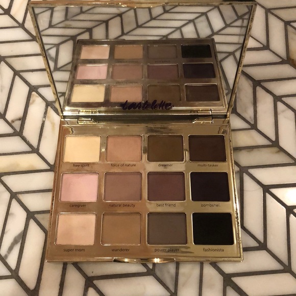 Eyeshadow - Picture 2 of 2